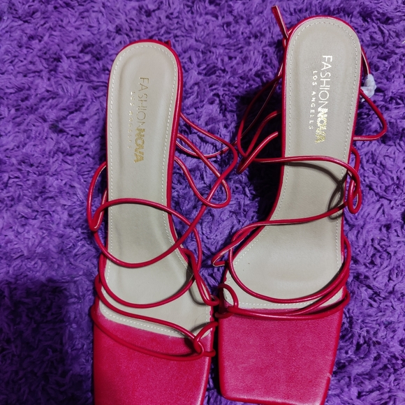 Heels - Picture 1 of 2